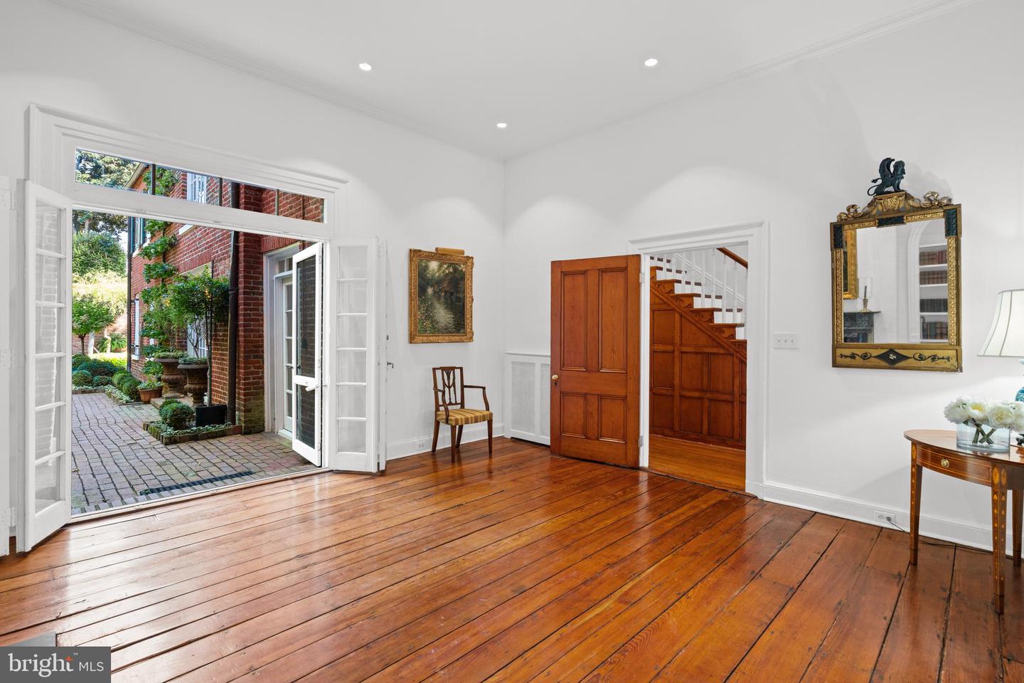 3307 N ST NW, WASHINGTON, District Of Columbia 20007, 5 Bedrooms Bedrooms, ,5 BathroomsBathrooms,Residential,For sale,3307 N ST NW,DCDC2225556 MLS # DCDC2225556