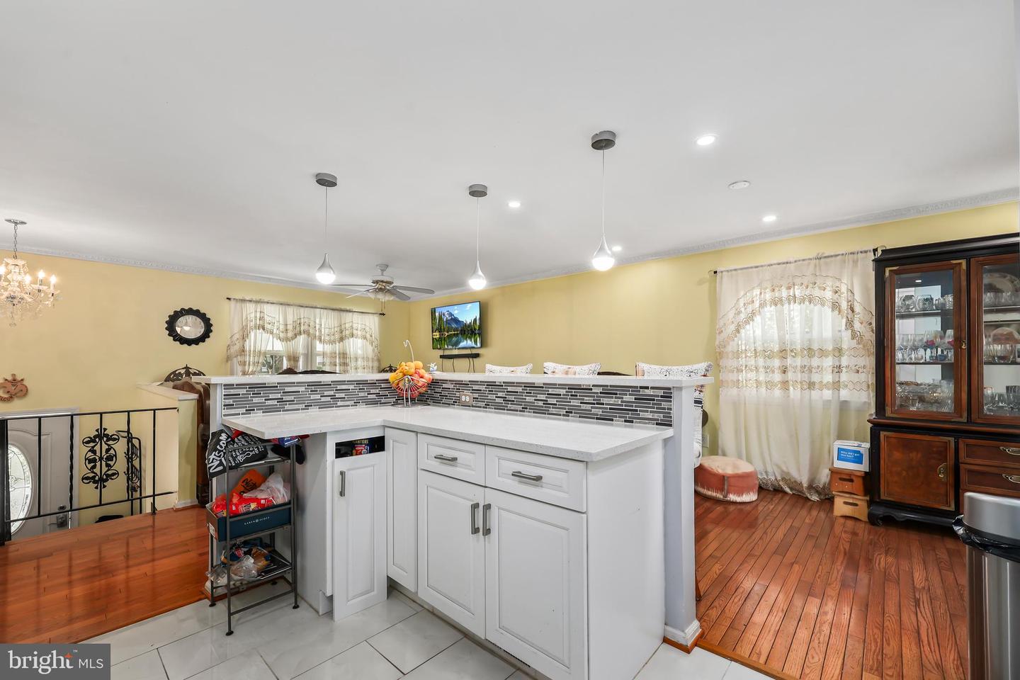 1305 E MAPLE AVE, STERLING, Virginia 20164, 5 Bedrooms Bedrooms, ,3 BathroomsBathrooms,Residential,For sale,1305 E MAPLE AVE,VALO2108286 MLS # VALO2108286
