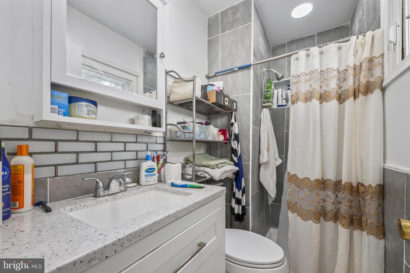 1305 E MAPLE AVE, STERLING, Virginia 20164, 5 Bedrooms Bedrooms, ,3 BathroomsBathrooms,Residential,For sale,1305 E MAPLE AVE,VALO2108286 MLS # VALO2108286