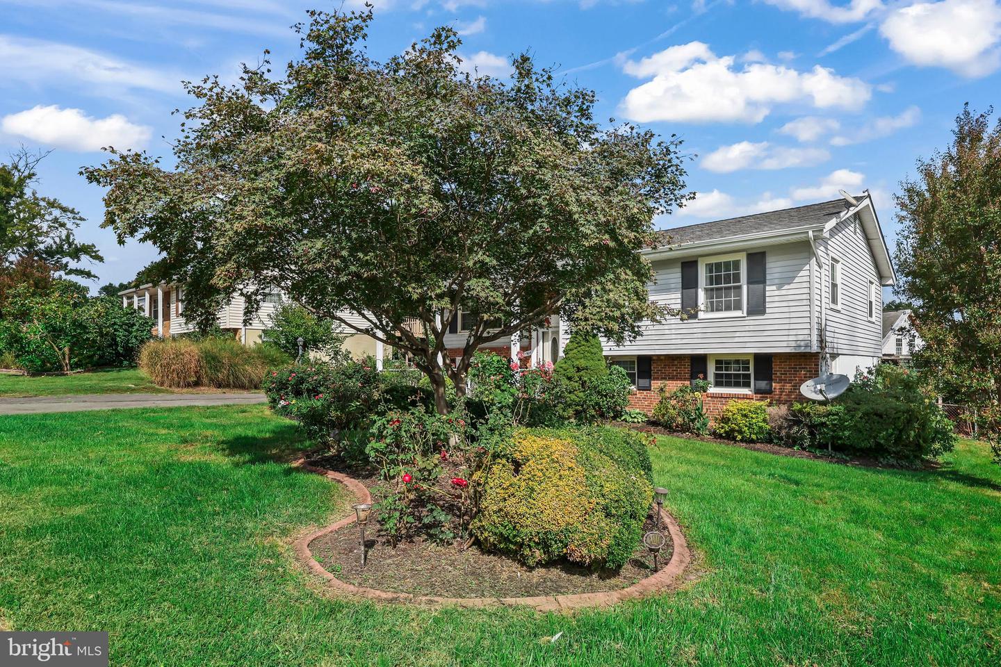 1305 E MAPLE AVE, STERLING, Virginia 20164, 5 Bedrooms Bedrooms, ,3 BathroomsBathrooms,Residential,For sale,1305 E MAPLE AVE,VALO2108286 MLS # VALO2108286