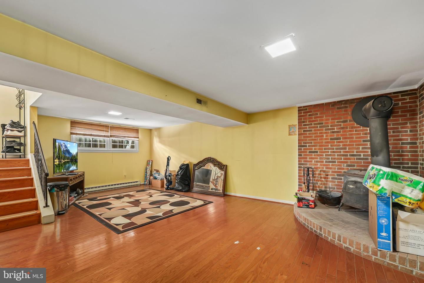 1305 E MAPLE AVE, STERLING, Virginia 20164, 5 Bedrooms Bedrooms, ,3 BathroomsBathrooms,Residential,For sale,1305 E MAPLE AVE,VALO2108286 MLS # VALO2108286