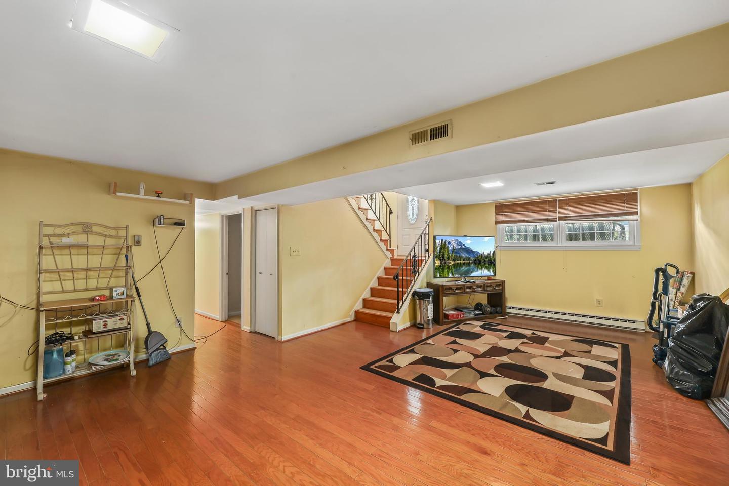 1305 E MAPLE AVE, STERLING, Virginia 20164, 5 Bedrooms Bedrooms, ,3 BathroomsBathrooms,Residential,For sale,1305 E MAPLE AVE,VALO2108286 MLS # VALO2108286