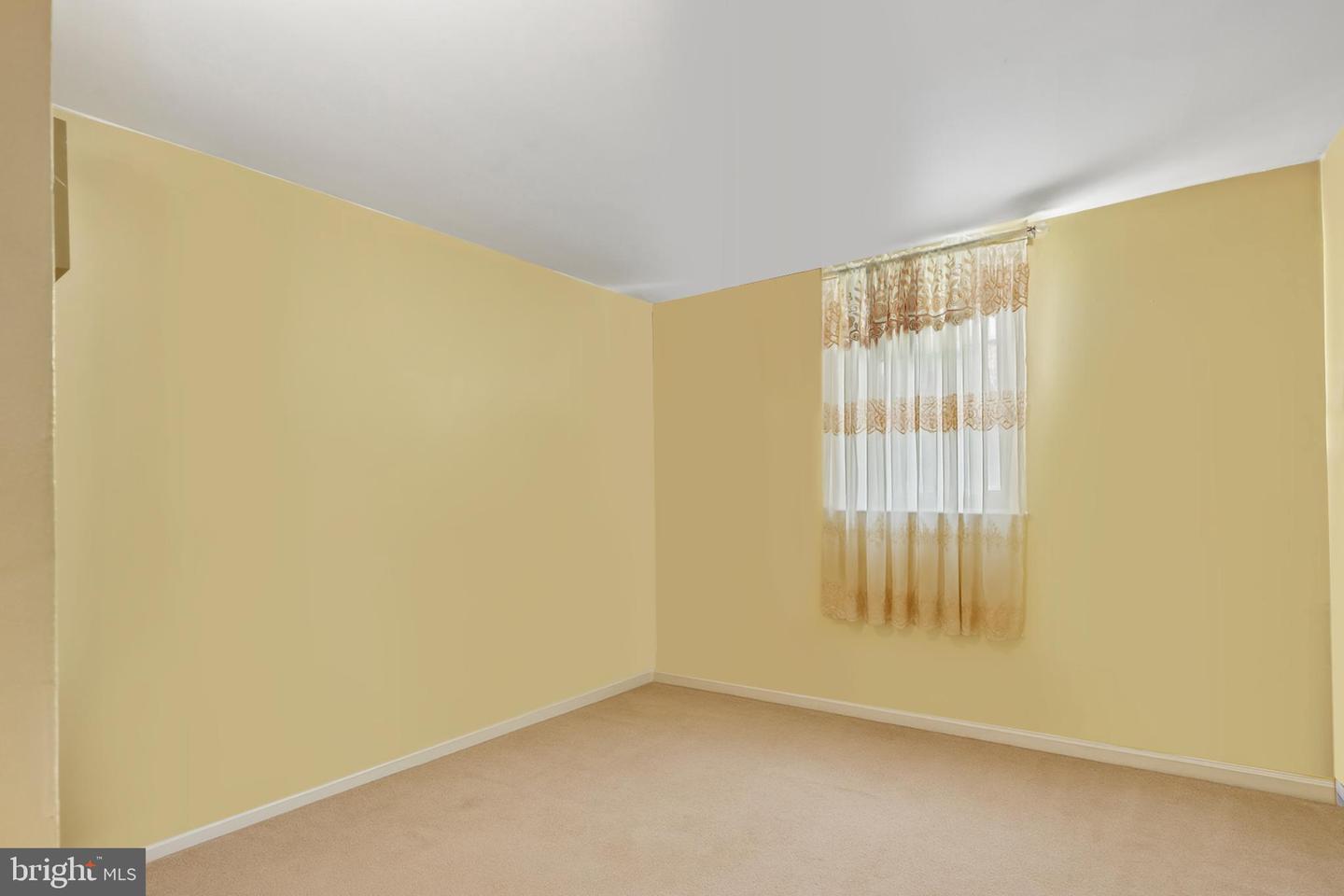 1305 E MAPLE AVE, STERLING, Virginia 20164, 5 Bedrooms Bedrooms, ,3 BathroomsBathrooms,Residential,For sale,1305 E MAPLE AVE,VALO2108286 MLS # VALO2108286