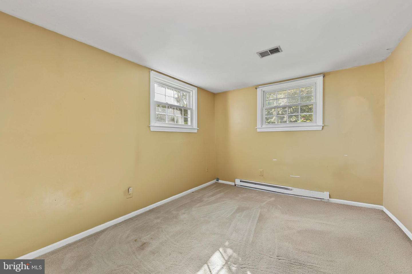 1305 E MAPLE AVE, STERLING, Virginia 20164, 5 Bedrooms Bedrooms, ,3 BathroomsBathrooms,Residential,For sale,1305 E MAPLE AVE,VALO2108286 MLS # VALO2108286