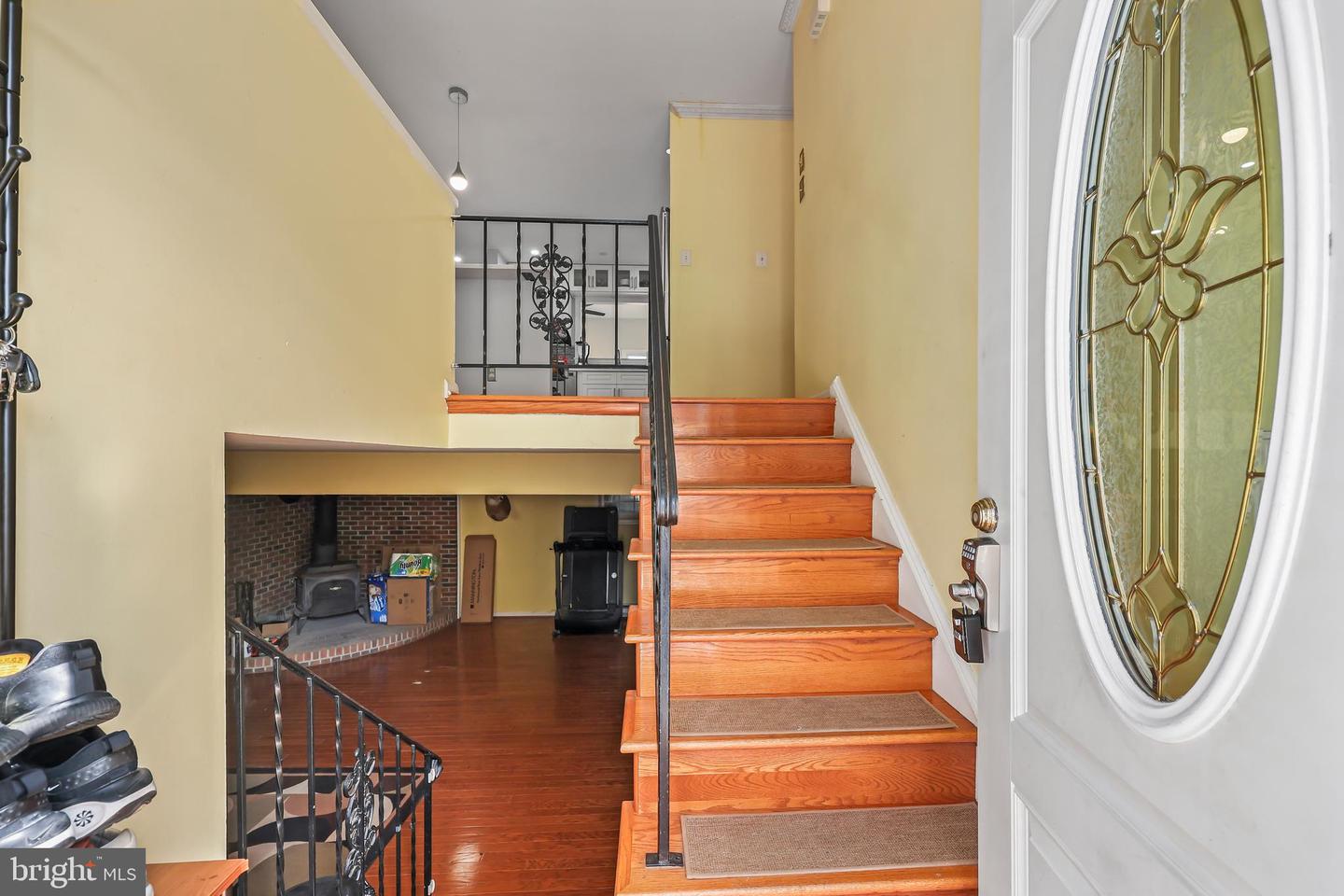 1305 E MAPLE AVE, STERLING, Virginia 20164, 5 Bedrooms Bedrooms, ,3 BathroomsBathrooms,Residential,For sale,1305 E MAPLE AVE,VALO2108286 MLS # VALO2108286