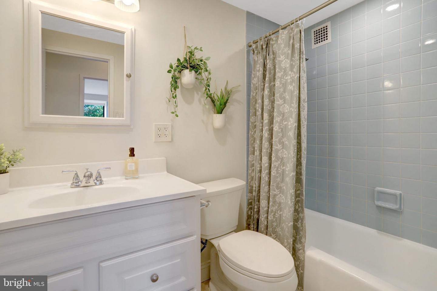 4141 N HENDERSON RD #313, ARLINGTON, Virginia 22203, 1 Bedroom Bedrooms, ,1 BathroomBathrooms,Residential,For sale,4141 N HENDERSON RD #313,VAAR2064534 MLS # VAAR2064534