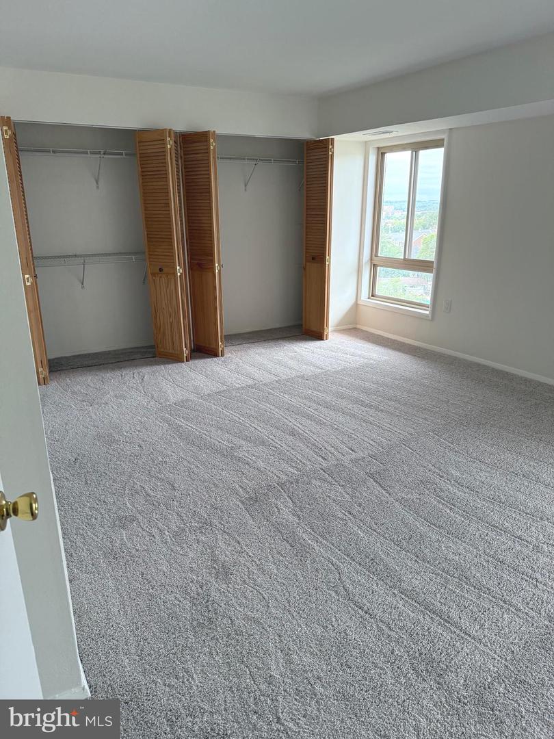 5250 VALLEY FORGE DR #802, ALEXANDRIA, Virginia 22304, 2 Bedrooms Bedrooms, 5 Rooms Rooms,2 BathroomsBathrooms,Residential,For sale,5250 VALLEY FORGE DR #802,VAAX2050524 MLS # VAAX2050524