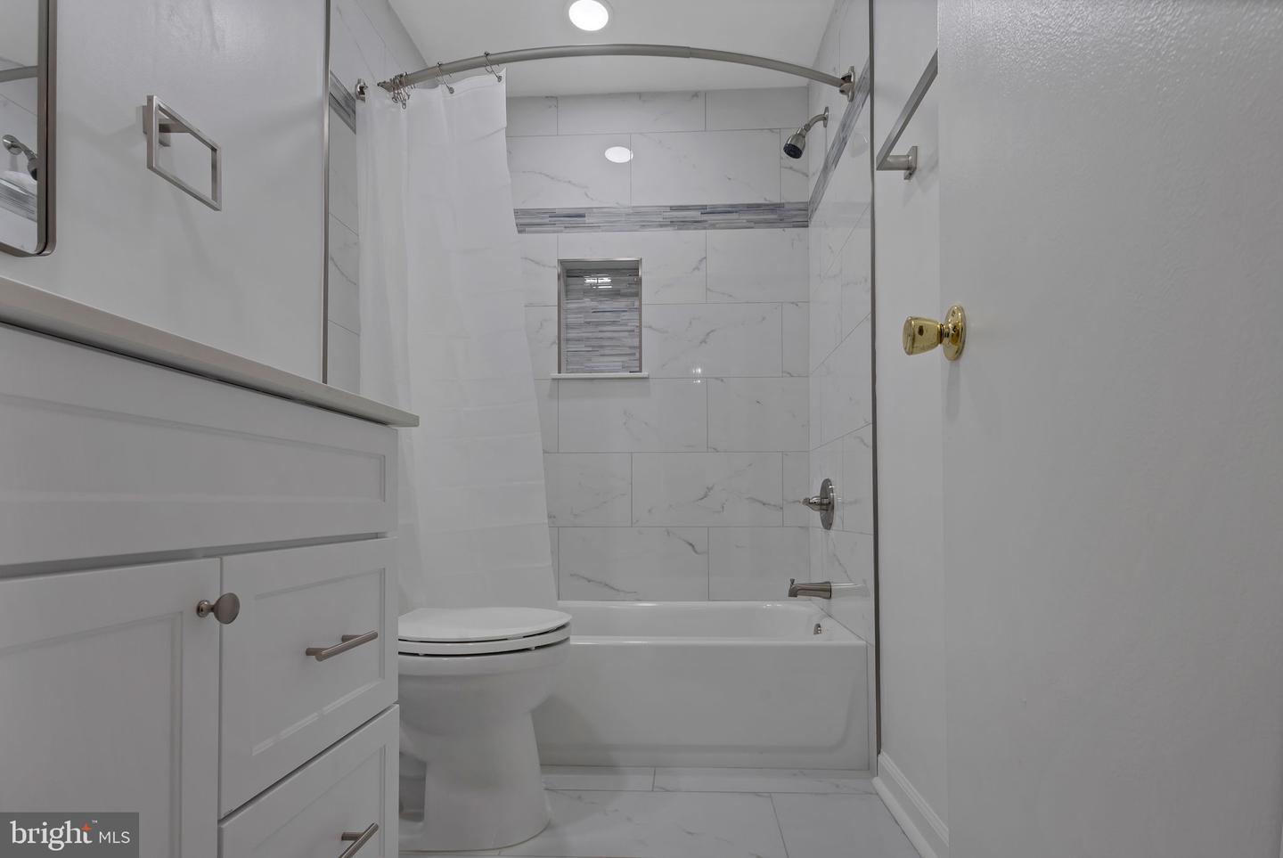 5250 VALLEY FORGE DR #802, ALEXANDRIA, Virginia 22304, 2 Bedrooms Bedrooms, 5 Rooms Rooms,2 BathroomsBathrooms,Residential,For sale,5250 VALLEY FORGE DR #802,VAAX2050524 MLS # VAAX2050524