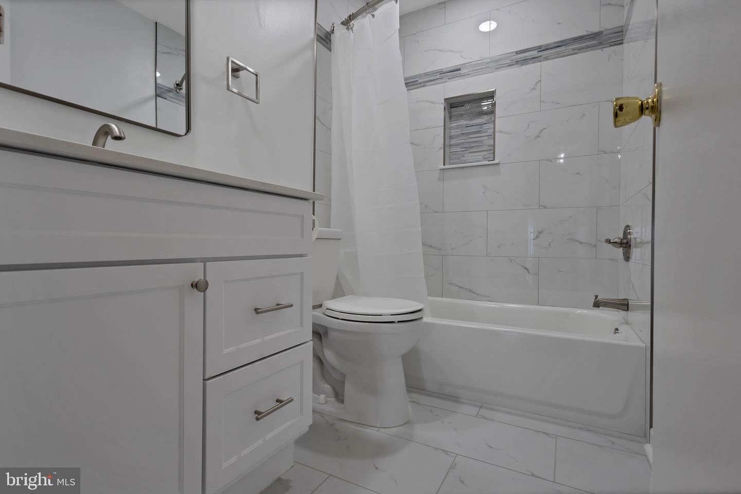 5250 VALLEY FORGE DR #802, ALEXANDRIA, Virginia 22304, 2 Bedrooms Bedrooms, 5 Rooms Rooms,2 BathroomsBathrooms,Residential,For sale,5250 VALLEY FORGE DR #802,VAAX2050524 MLS # VAAX2050524