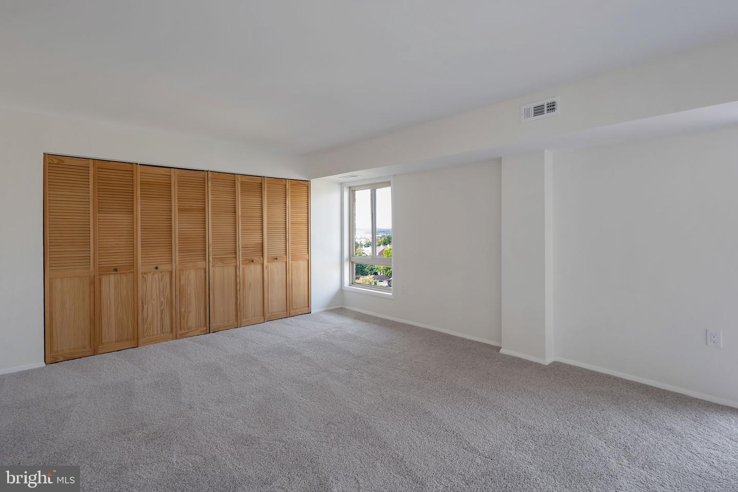 5250 VALLEY FORGE DR #802, ALEXANDRIA, Virginia 22304, 2 Bedrooms Bedrooms, 5 Rooms Rooms,2 BathroomsBathrooms,Residential,For sale,5250 VALLEY FORGE DR #802,VAAX2050524 MLS # VAAX2050524