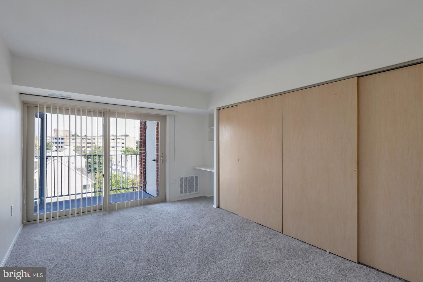5250 VALLEY FORGE DR #802, ALEXANDRIA, Virginia 22304, 2 Bedrooms Bedrooms, 5 Rooms Rooms,2 BathroomsBathrooms,Residential,For sale,5250 VALLEY FORGE DR #802,VAAX2050524 MLS # VAAX2050524