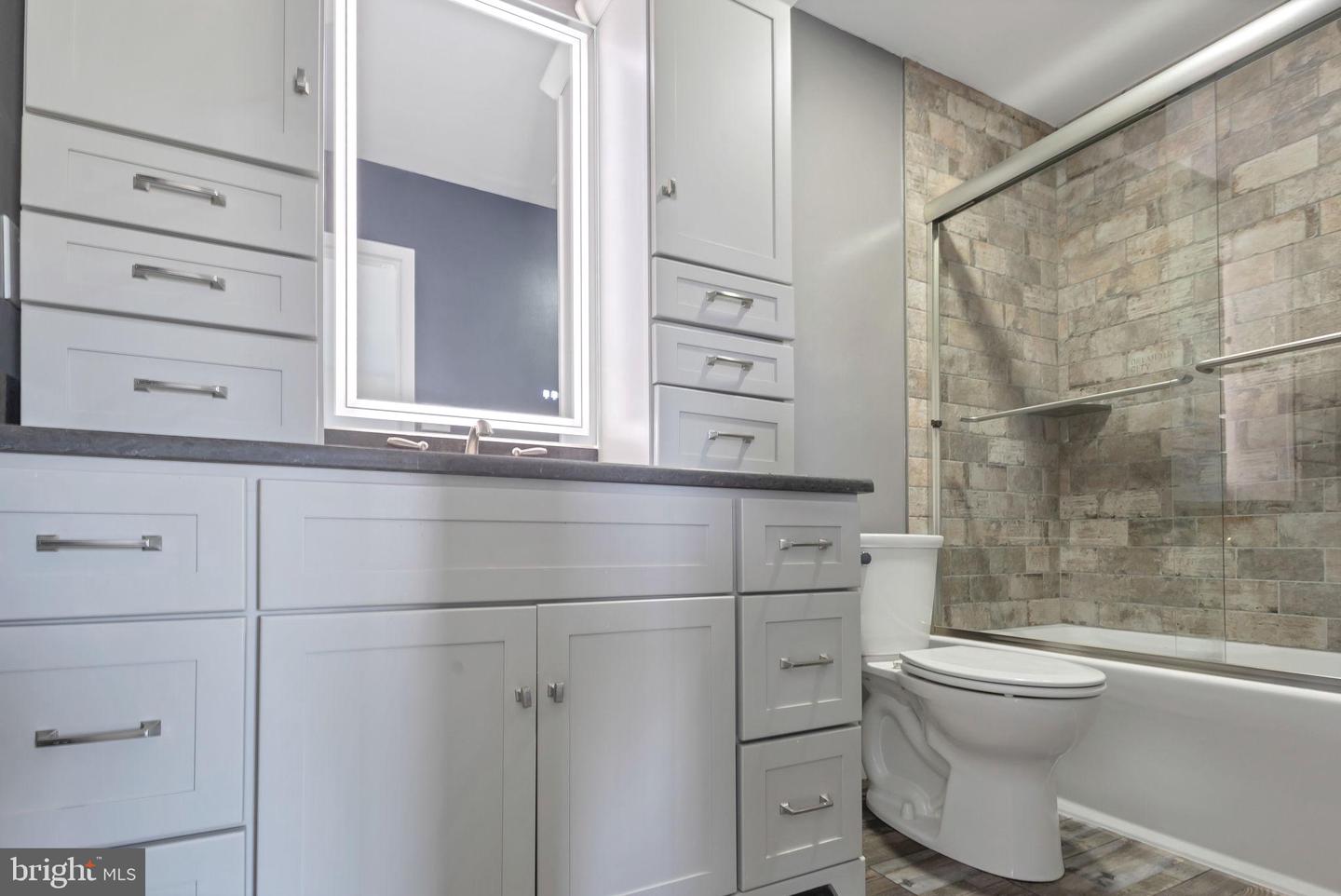 5250 VALLEY FORGE DR #802, ALEXANDRIA, Virginia 22304, 2 Bedrooms Bedrooms, 5 Rooms Rooms,2 BathroomsBathrooms,Residential,For sale,5250 VALLEY FORGE DR #802,VAAX2050524 MLS # VAAX2050524