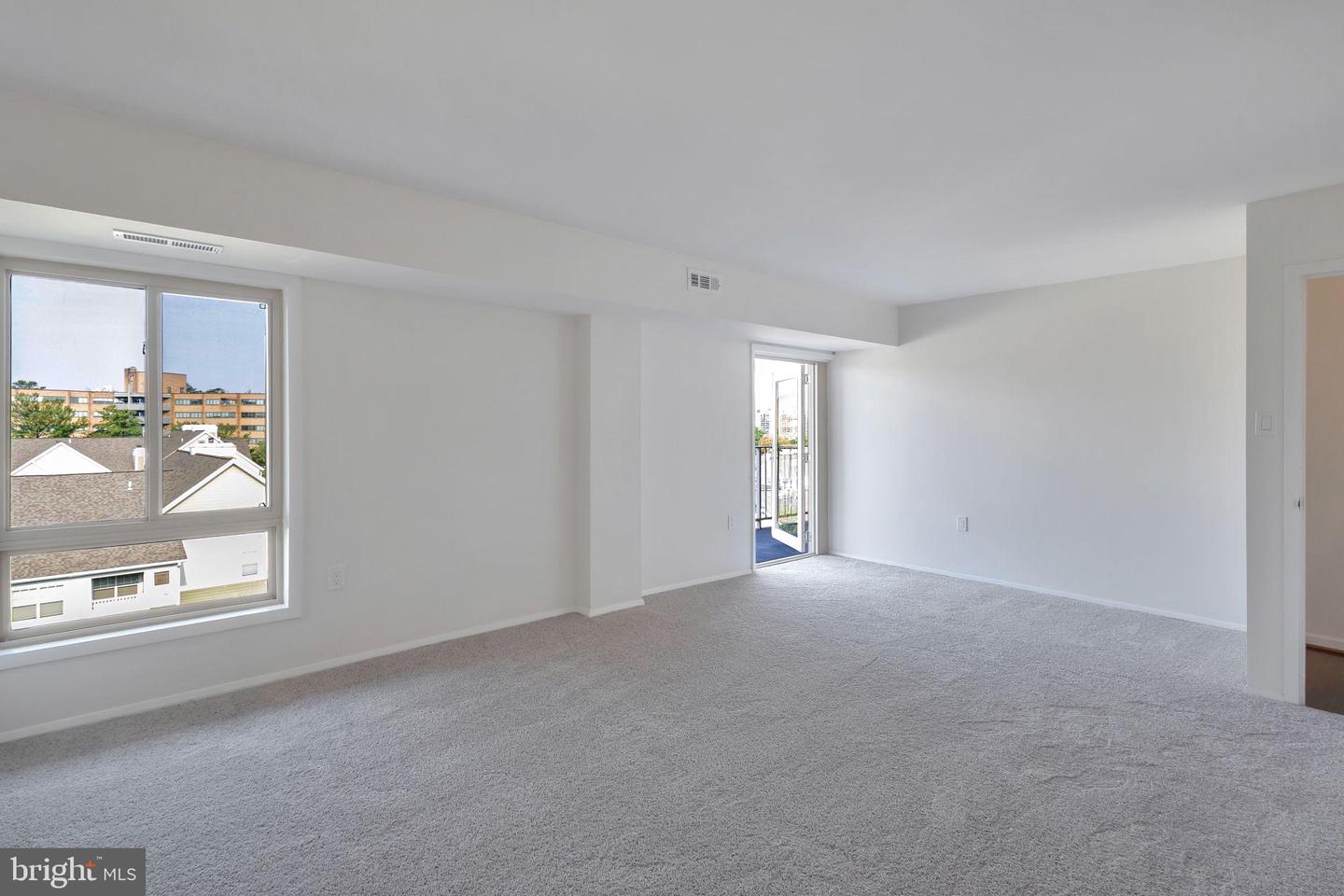 5250 VALLEY FORGE DR #802, ALEXANDRIA, Virginia 22304, 2 Bedrooms Bedrooms, 5 Rooms Rooms,2 BathroomsBathrooms,Residential,For sale,5250 VALLEY FORGE DR #802,VAAX2050524 MLS # VAAX2050524