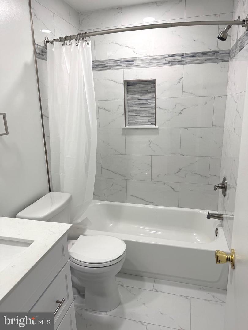 5250 VALLEY FORGE DR #802, ALEXANDRIA, Virginia 22304, 2 Bedrooms Bedrooms, 5 Rooms Rooms,2 BathroomsBathrooms,Residential,For sale,5250 VALLEY FORGE DR #802,VAAX2050524 MLS # VAAX2050524