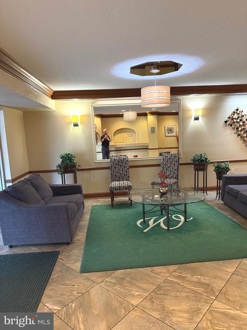 5250 VALLEY FORGE DR #802, ALEXANDRIA, Virginia 22304, 2 Bedrooms Bedrooms, 5 Rooms Rooms,2 BathroomsBathrooms,Residential,For sale,5250 VALLEY FORGE DR #802,VAAX2050524 MLS # VAAX2050524