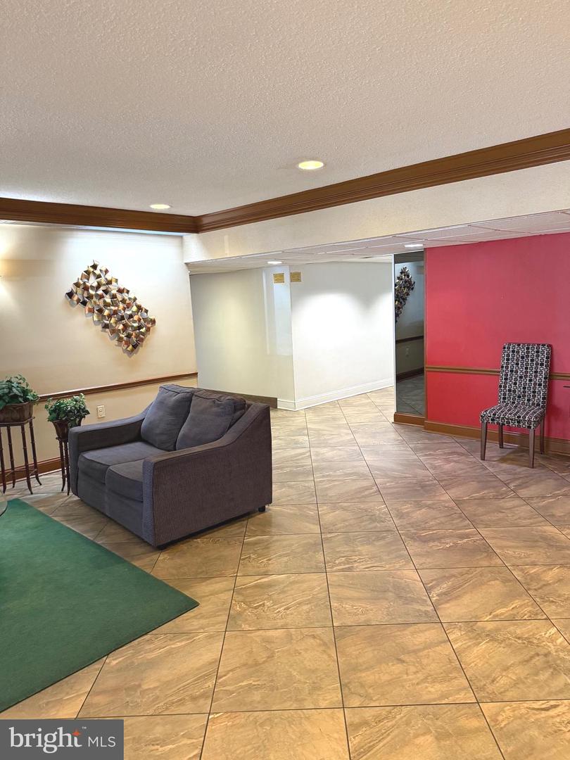 5250 VALLEY FORGE DR #802, ALEXANDRIA, Virginia 22304, 2 Bedrooms Bedrooms, 5 Rooms Rooms,2 BathroomsBathrooms,Residential,For sale,5250 VALLEY FORGE DR #802,VAAX2050524 MLS # VAAX2050524