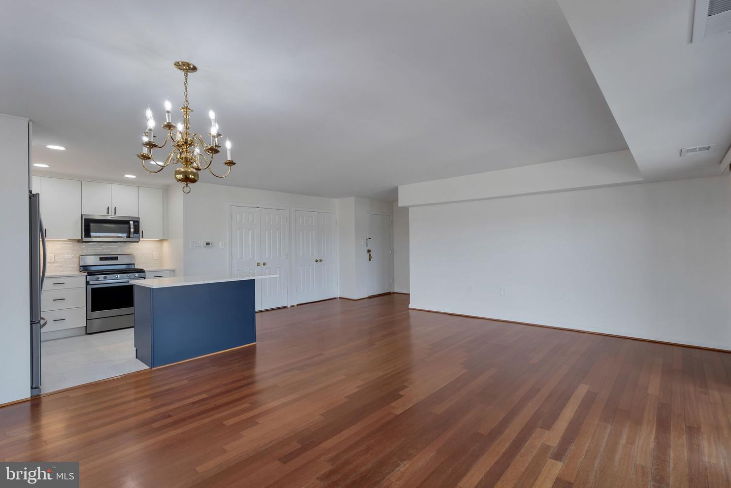 5250 VALLEY FORGE DR #802, ALEXANDRIA, Virginia 22304, 2 Bedrooms Bedrooms, 5 Rooms Rooms,2 BathroomsBathrooms,Residential,For sale,5250 VALLEY FORGE DR #802,VAAX2050524 MLS # VAAX2050524