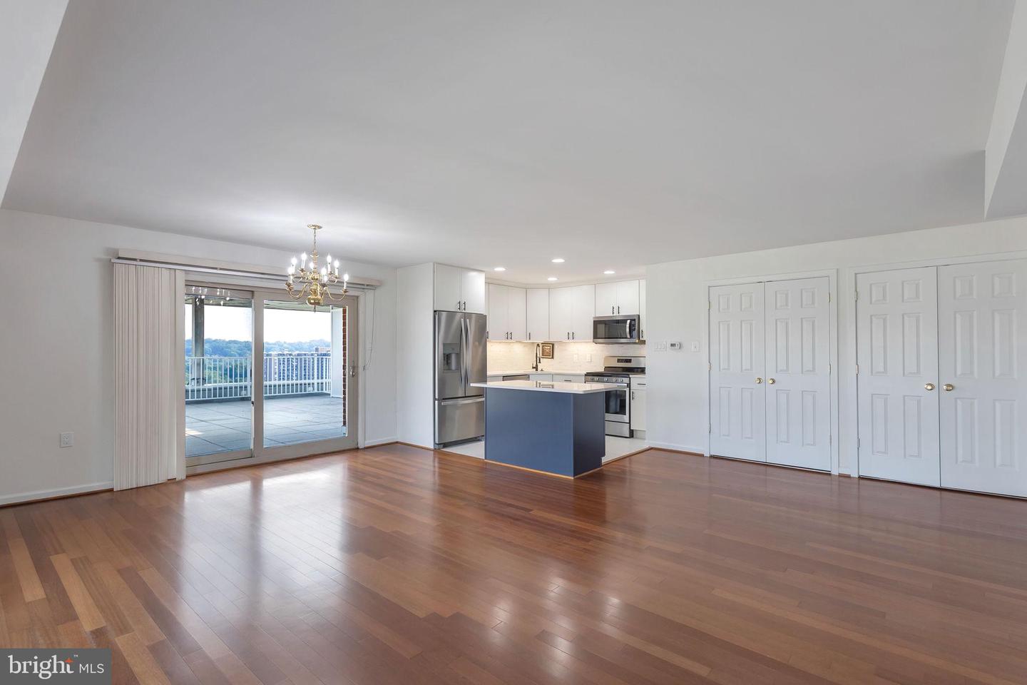 5250 VALLEY FORGE DR #802, ALEXANDRIA, Virginia 22304, 2 Bedrooms Bedrooms, 5 Rooms Rooms,2 BathroomsBathrooms,Residential,For sale,5250 VALLEY FORGE DR #802,VAAX2050524 MLS # VAAX2050524