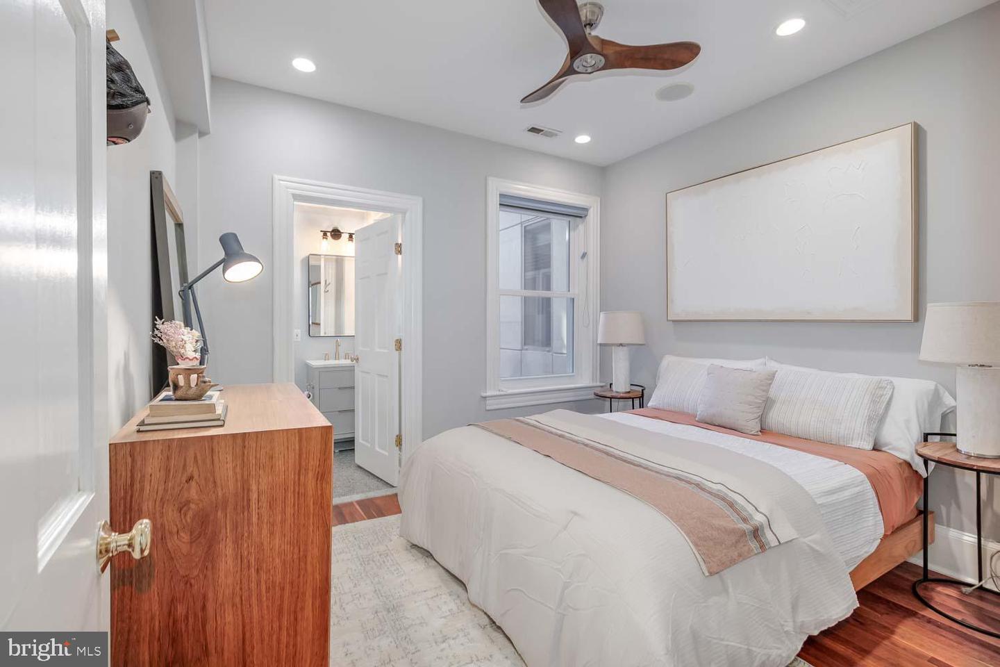 1212 M ST NW #401, WASHINGTON, District Of Columbia 20005, 1 Bedroom Bedrooms, ,1 BathroomBathrooms,Residential,For sale,1212 M ST NW #401,DCDC2225610 MLS # DCDC2225610