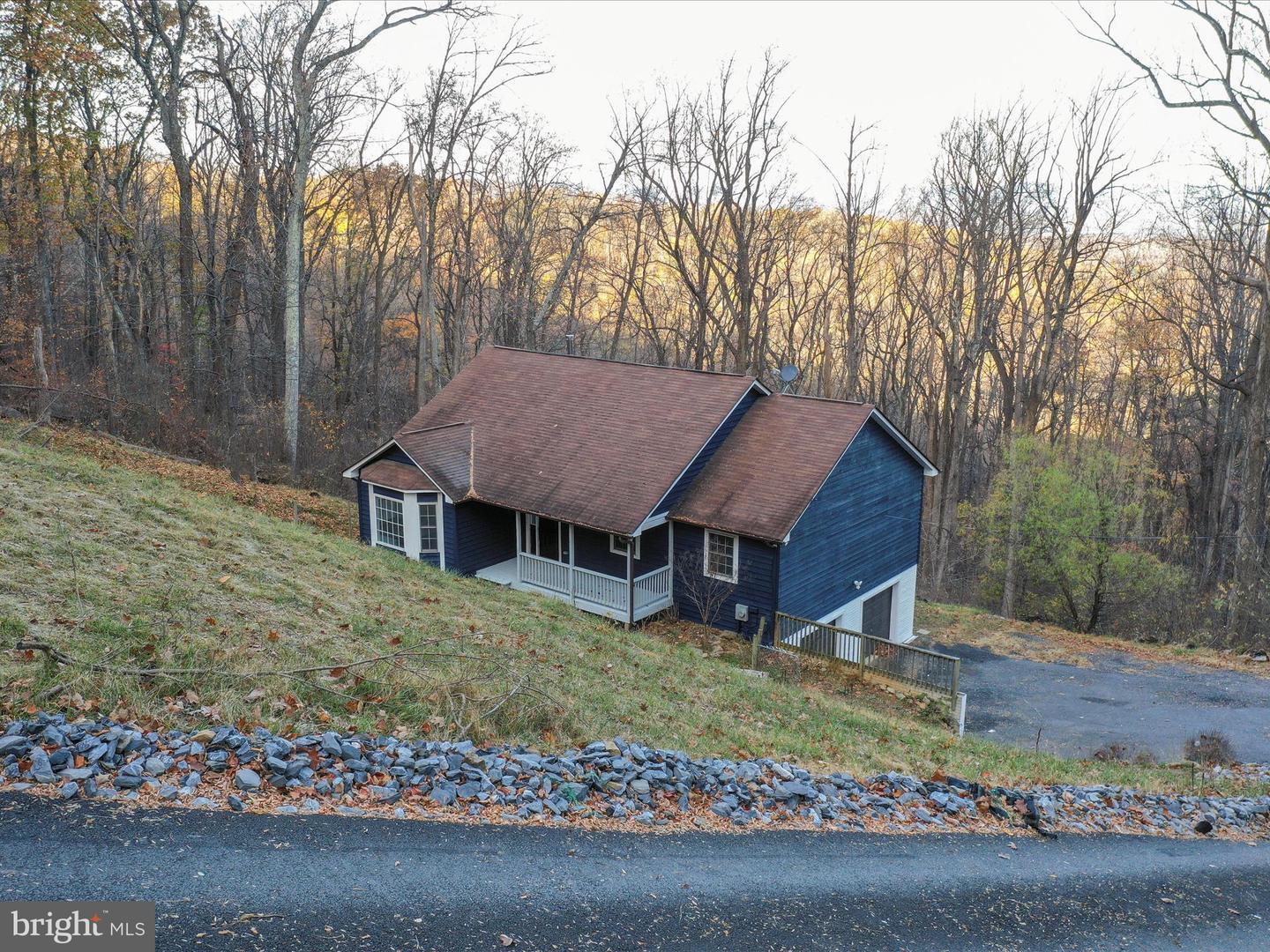 689 WINDY WAY, FRONT ROYAL, Virginia 22630, 3 Bedrooms Bedrooms, ,2 BathroomsBathrooms,Residential,For sale,689 WINDY WAY,VAWR2012476 MLS # VAWR2012476