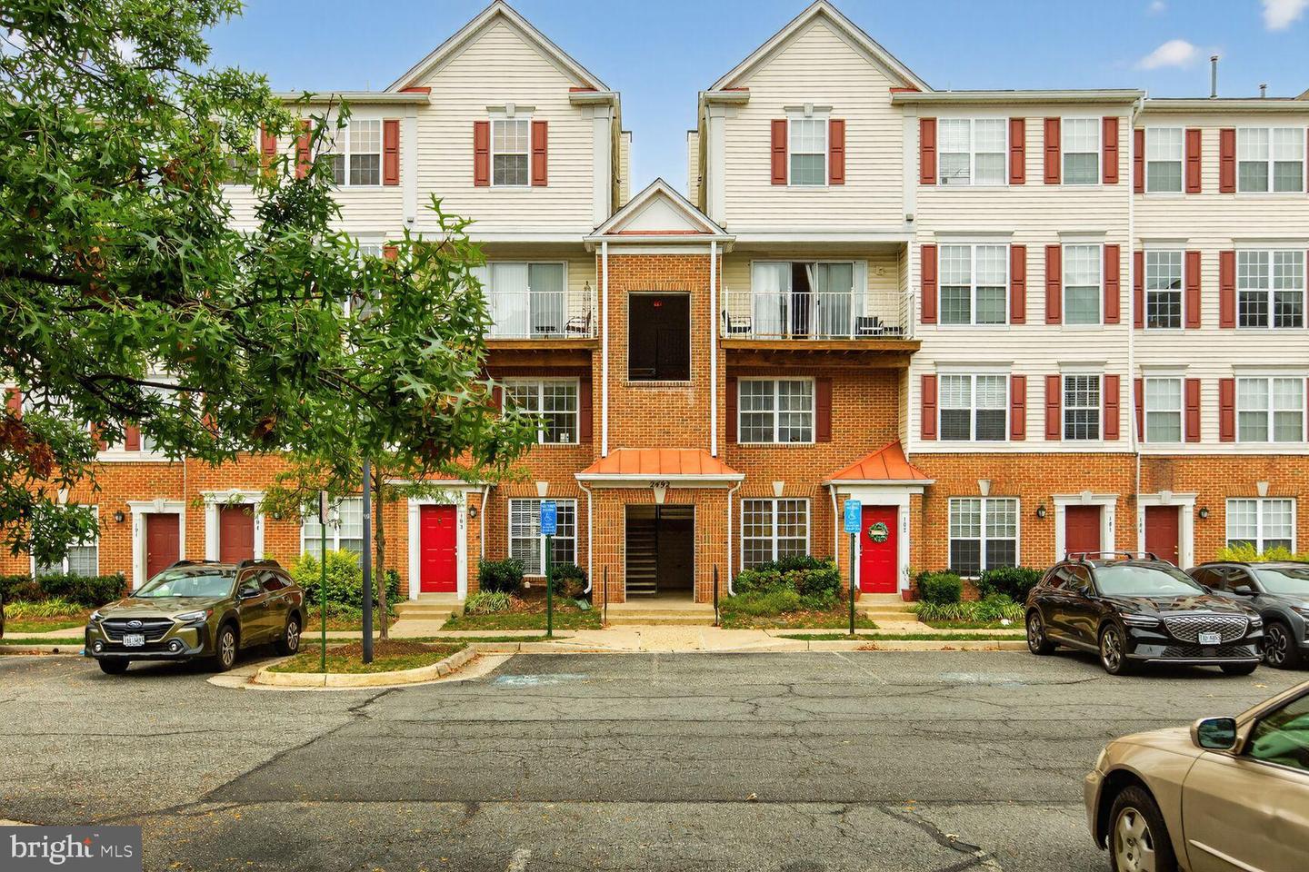 2492 QUICK ST #103, HERNDON, Virginia 20171, 2 Bedrooms Bedrooms, 11 Rooms Rooms,2 BathroomsBathrooms,Residential,For sale,2492 QUICK ST #103,VAFX2272670 MLS # VAFX2272670