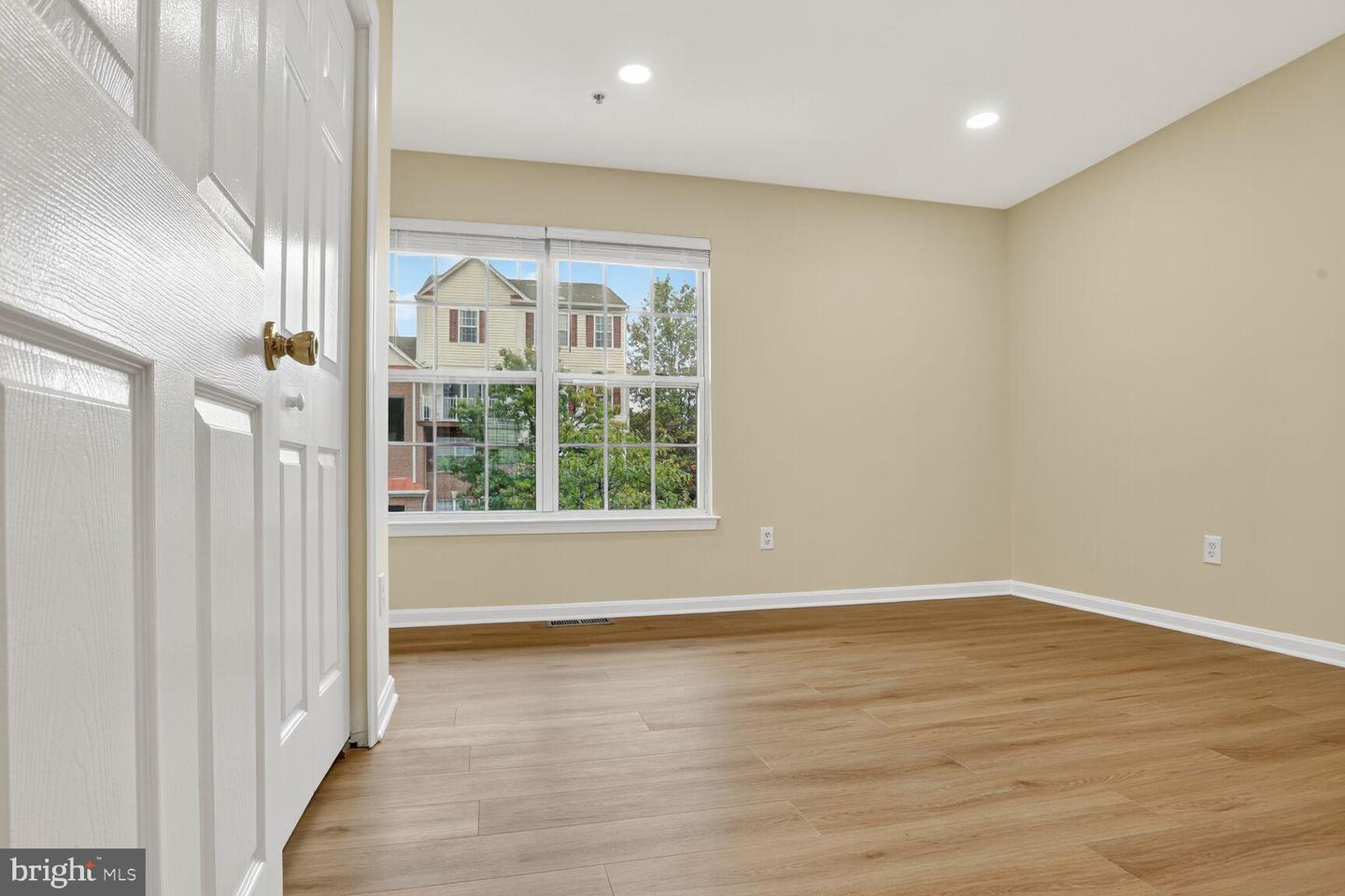 2492 QUICK ST #103, HERNDON, Virginia 20171, 2 Bedrooms Bedrooms, 11 Rooms Rooms,2 BathroomsBathrooms,Residential,For sale,2492 QUICK ST #103,VAFX2272670 MLS # VAFX2272670