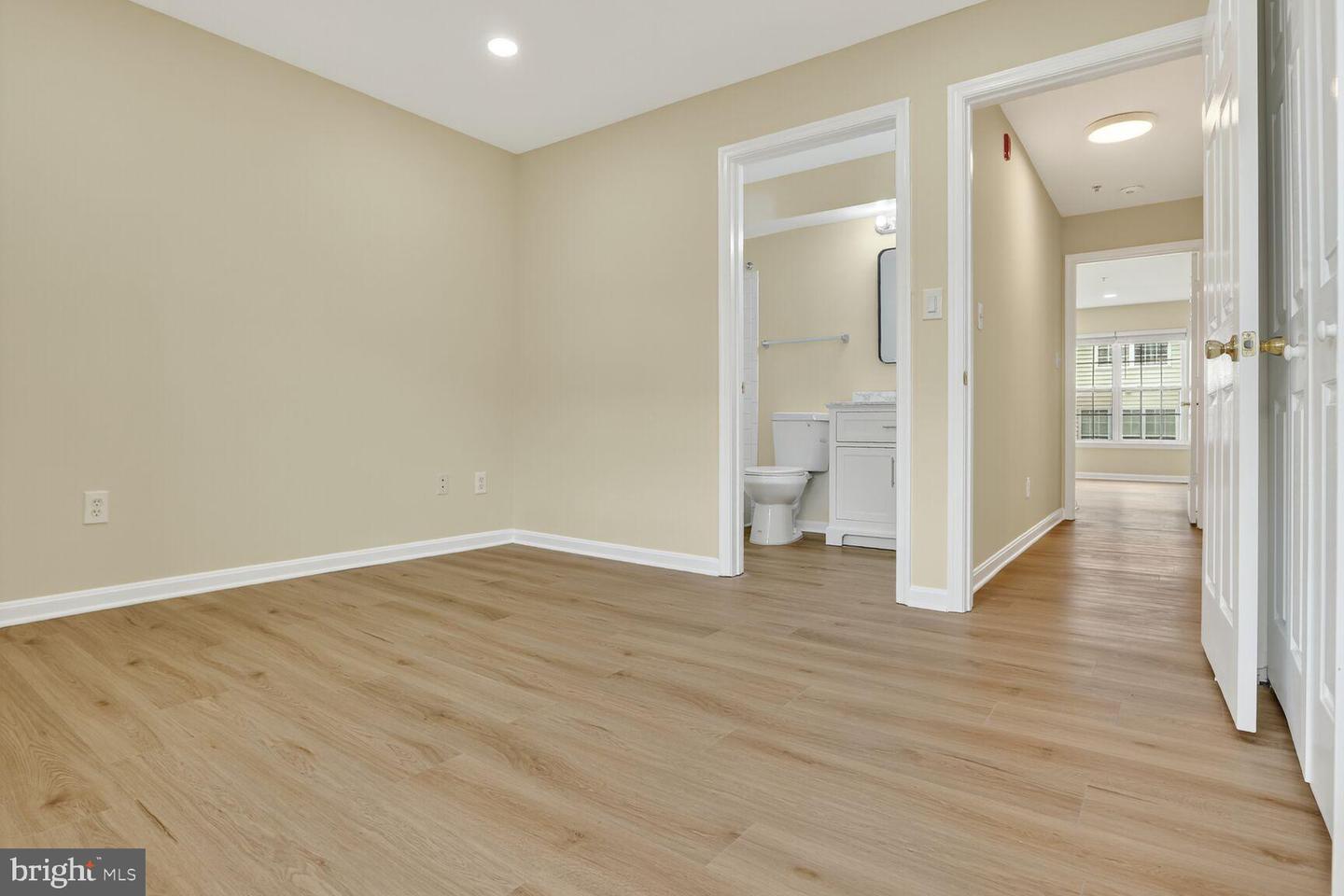 2492 QUICK ST #103, HERNDON, Virginia 20171, 2 Bedrooms Bedrooms, 11 Rooms Rooms,2 BathroomsBathrooms,Residential,For sale,2492 QUICK ST #103,VAFX2272670 MLS # VAFX2272670