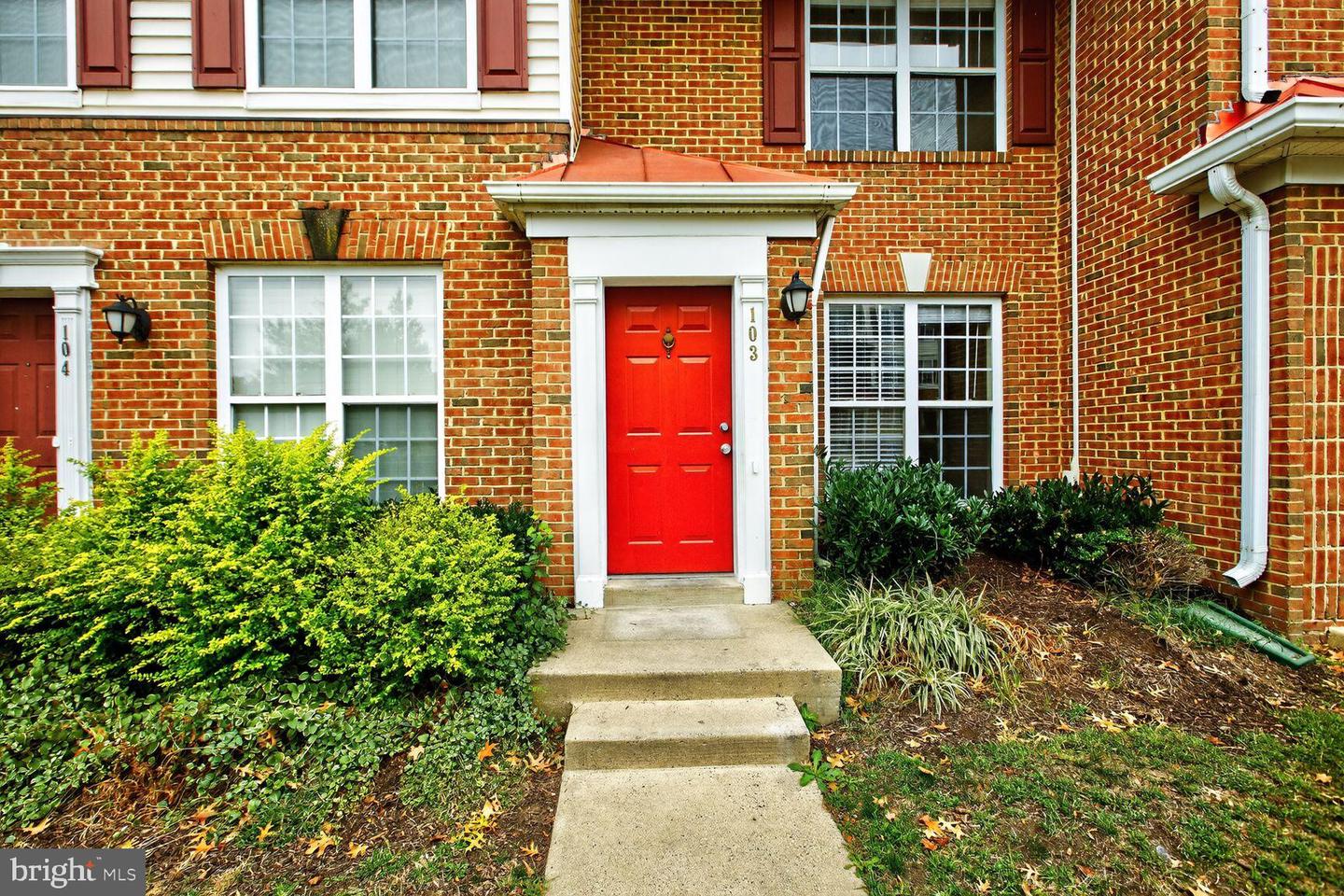 2492 QUICK ST #103, HERNDON, Virginia 20171, 2 Bedrooms Bedrooms, 11 Rooms Rooms,2 BathroomsBathrooms,Residential,For sale,2492 QUICK ST #103,VAFX2272670 MLS # VAFX2272670