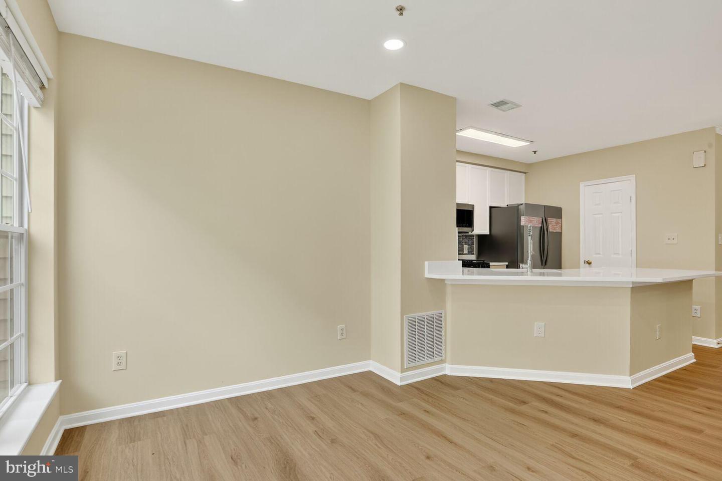 2492 QUICK ST #103, HERNDON, Virginia 20171, 2 Bedrooms Bedrooms, 11 Rooms Rooms,2 BathroomsBathrooms,Residential,For sale,2492 QUICK ST #103,VAFX2272670 MLS # VAFX2272670