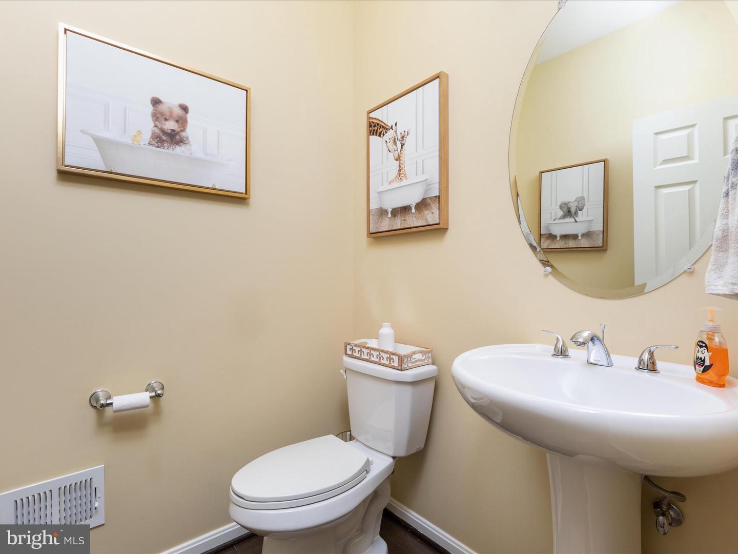 110 RADFORD CT, STEPHENS CITY, Virginia 22655, 4 Bedrooms Bedrooms, 9 Rooms Rooms,2 BathroomsBathrooms,Residential,For sale,110 RADFORD CT,VAFV2037208 MLS # VAFV2037208