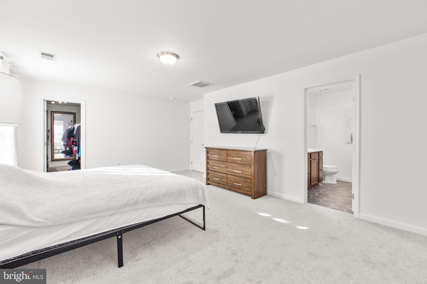9523 FALL HAVEN RD, FREDERICKSBURG, Virginia 22407, 4 Bedrooms Bedrooms, ,2 BathroomsBathrooms,Residential,For sale,9523 FALL HAVEN RD,VASP2036690 MLS # VASP2036690