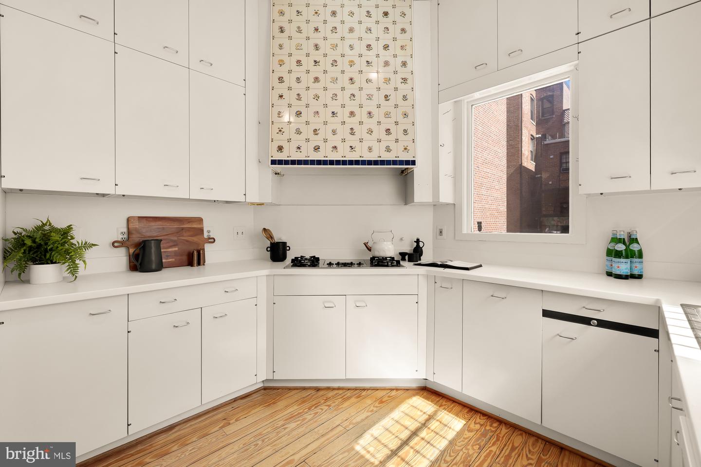 1910 S ST NW, WASHINGTON, District Of Columbia 20009, 8 Bedrooms Bedrooms, ,3 BathroomsBathrooms,Residential,For sale,1910 S ST NW,DCDC2225560 MLS # DCDC2225560