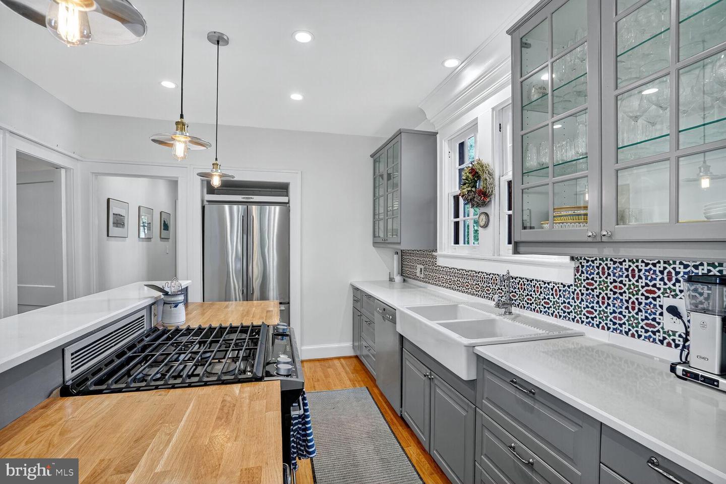 2515 N JEFFERSON ST N, ARLINGTON, Virginia 22207, 5 Bedrooms Bedrooms, ,4 BathroomsBathrooms,Residential,For sale,2515 N JEFFERSON ST N,VAAR2064558 MLS # VAAR2064558