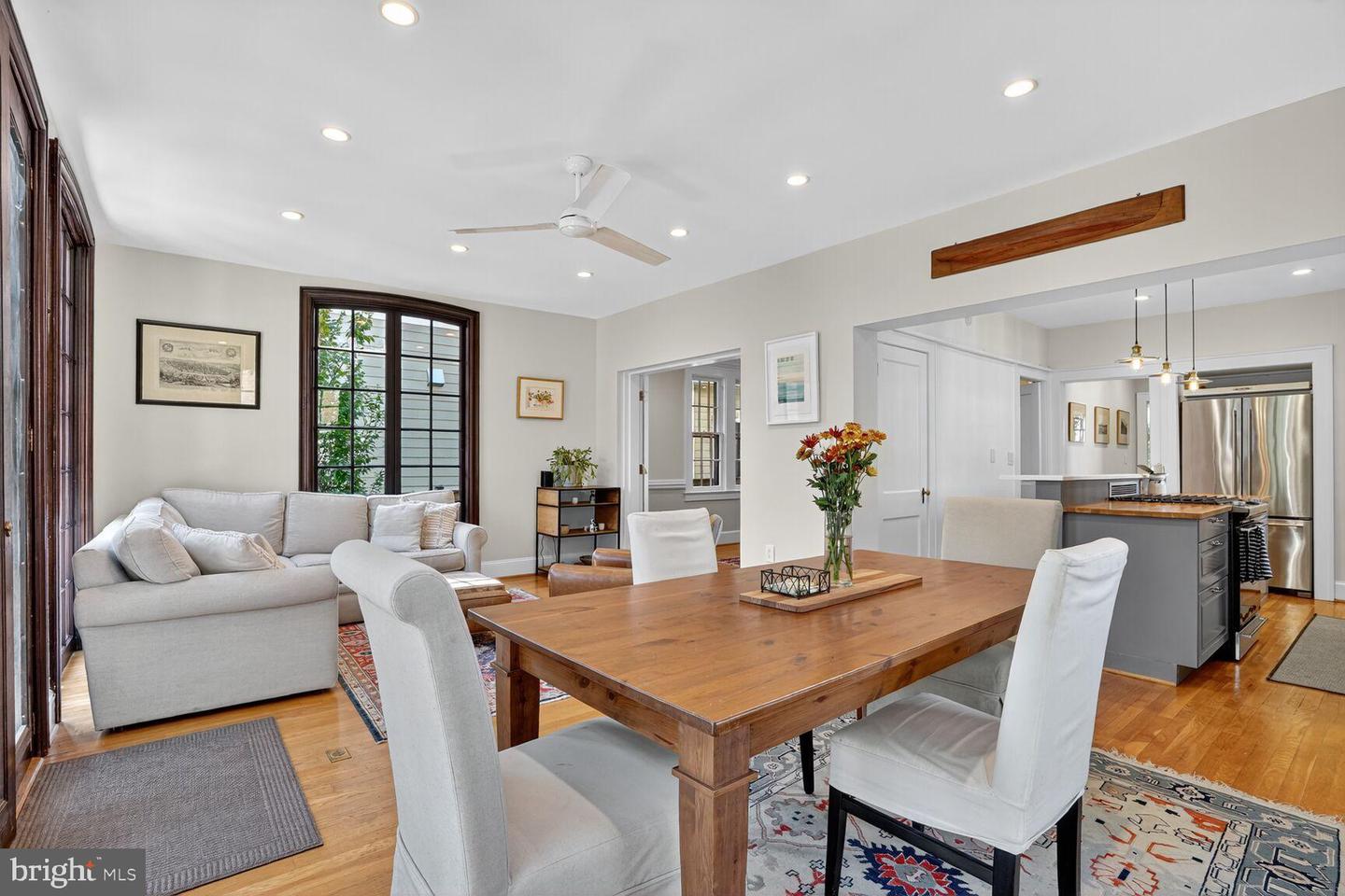2515 N JEFFERSON ST N, ARLINGTON, Virginia 22207, 5 Bedrooms Bedrooms, ,4 BathroomsBathrooms,Residential,For sale,2515 N JEFFERSON ST N,VAAR2064558 MLS # VAAR2064558