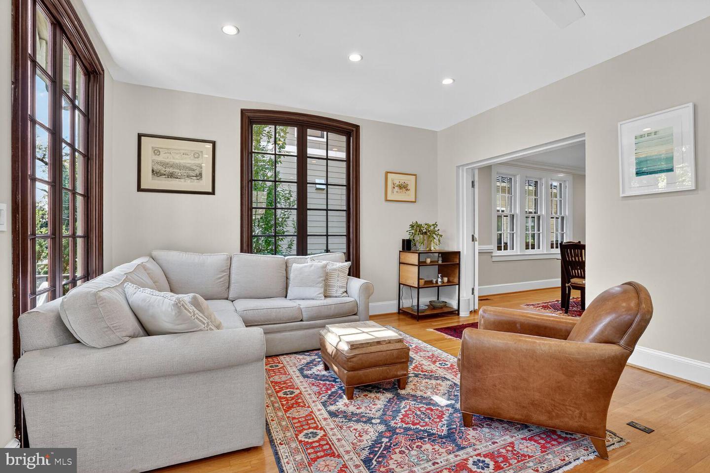 2515 N JEFFERSON ST N, ARLINGTON, Virginia 22207, 5 Bedrooms Bedrooms, ,4 BathroomsBathrooms,Residential,For sale,2515 N JEFFERSON ST N,VAAR2064558 MLS # VAAR2064558