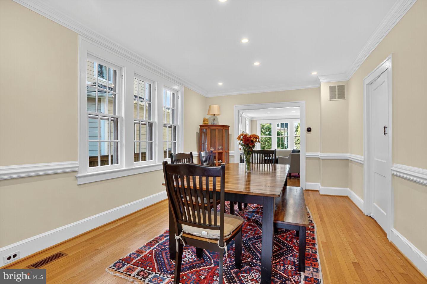 2515 N JEFFERSON ST N, ARLINGTON, Virginia 22207, 5 Bedrooms Bedrooms, ,4 BathroomsBathrooms,Residential,For sale,2515 N JEFFERSON ST N,VAAR2064558 MLS # VAAR2064558