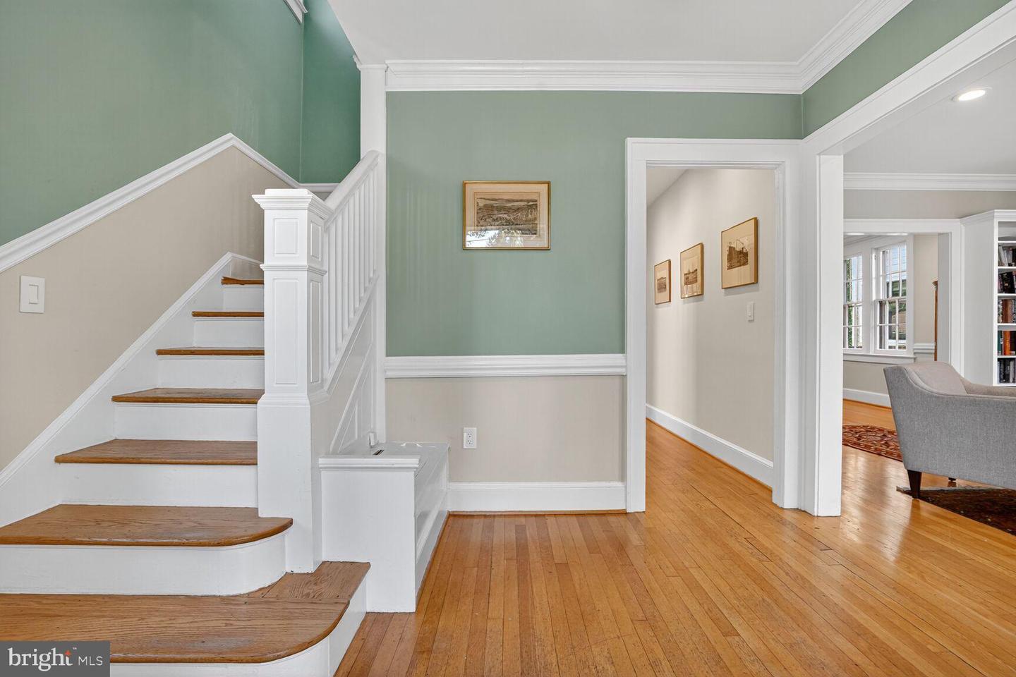 2515 N JEFFERSON ST N, ARLINGTON, Virginia 22207, 5 Bedrooms Bedrooms, ,4 BathroomsBathrooms,Residential,For sale,2515 N JEFFERSON ST N,VAAR2064558 MLS # VAAR2064558