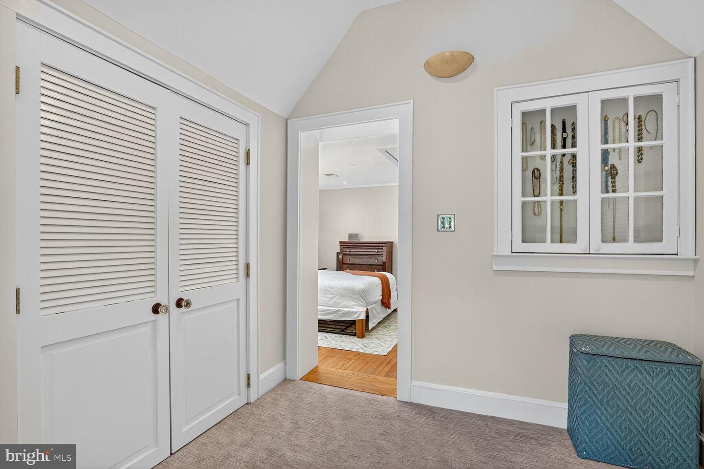 2515 N JEFFERSON ST N, ARLINGTON, Virginia 22207, 5 Bedrooms Bedrooms, ,4 BathroomsBathrooms,Residential,For sale,2515 N JEFFERSON ST N,VAAR2064558 MLS # VAAR2064558
