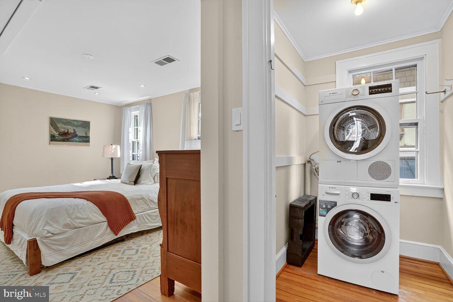 2515 N JEFFERSON ST N, ARLINGTON, Virginia 22207, 5 Bedrooms Bedrooms, ,4 BathroomsBathrooms,Residential,For sale,2515 N JEFFERSON ST N,VAAR2064558 MLS # VAAR2064558