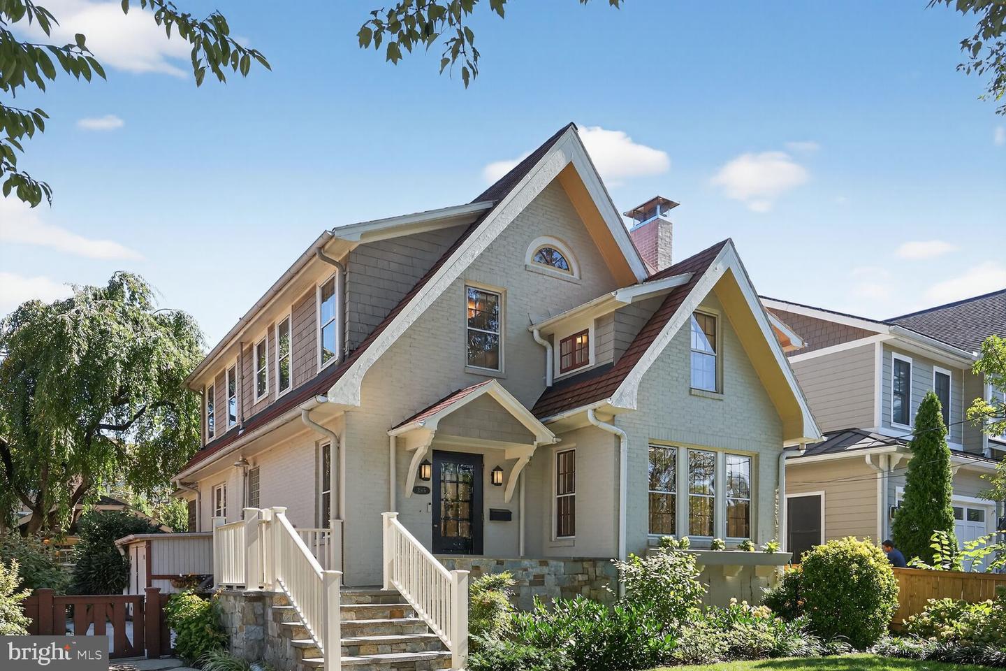 2515 N JEFFERSON ST N, ARLINGTON, Virginia 22207, 5 Bedrooms Bedrooms, ,4 BathroomsBathrooms,Residential,For sale,2515 N JEFFERSON ST N,VAAR2064558 MLS # VAAR2064558