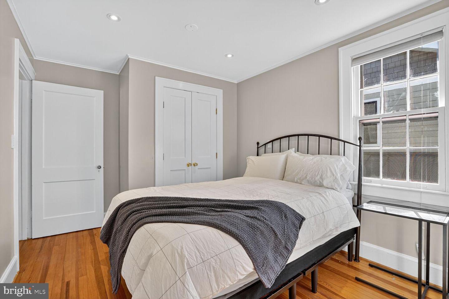 2515 N JEFFERSON ST N, ARLINGTON, Virginia 22207, 5 Bedrooms Bedrooms, ,4 BathroomsBathrooms,Residential,For sale,2515 N JEFFERSON ST N,VAAR2064558 MLS # VAAR2064558