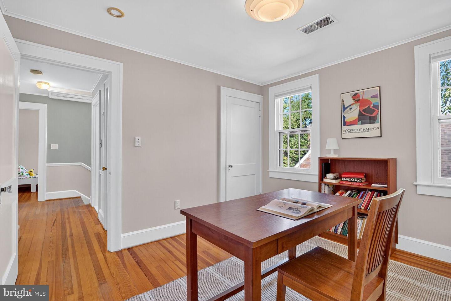 2515 N JEFFERSON ST N, ARLINGTON, Virginia 22207, 5 Bedrooms Bedrooms, ,4 BathroomsBathrooms,Residential,For sale,2515 N JEFFERSON ST N,VAAR2064558 MLS # VAAR2064558