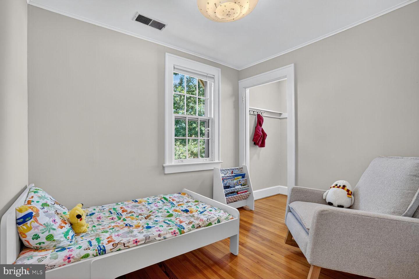2515 N JEFFERSON ST N, ARLINGTON, Virginia 22207, 5 Bedrooms Bedrooms, ,4 BathroomsBathrooms,Residential,For sale,2515 N JEFFERSON ST N,VAAR2064558 MLS # VAAR2064558
