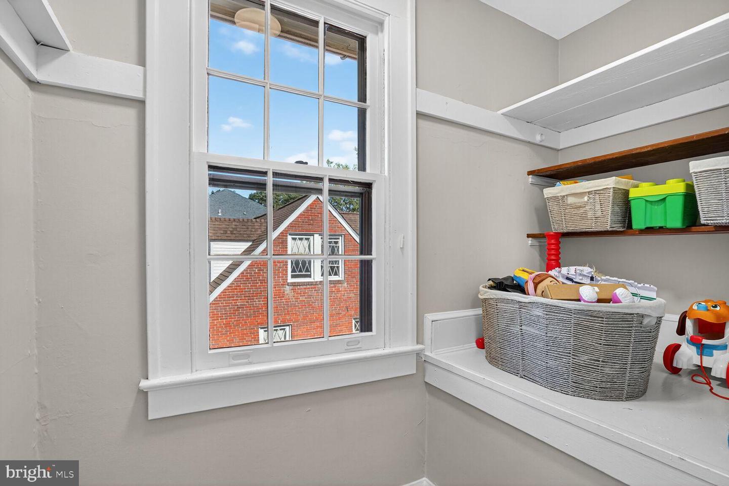 2515 N JEFFERSON ST N, ARLINGTON, Virginia 22207, 5 Bedrooms Bedrooms, ,4 BathroomsBathrooms,Residential,For sale,2515 N JEFFERSON ST N,VAAR2064558 MLS # VAAR2064558