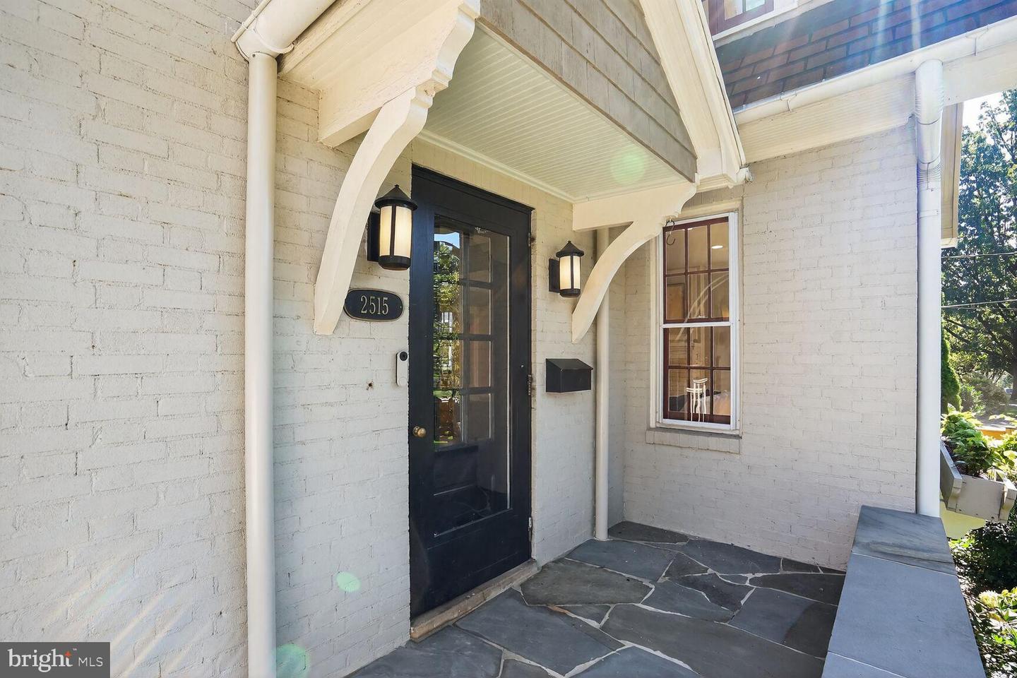 2515 N JEFFERSON ST N, ARLINGTON, Virginia 22207, 5 Bedrooms Bedrooms, ,4 BathroomsBathrooms,Residential,For sale,2515 N JEFFERSON ST N,VAAR2064558 MLS # VAAR2064558