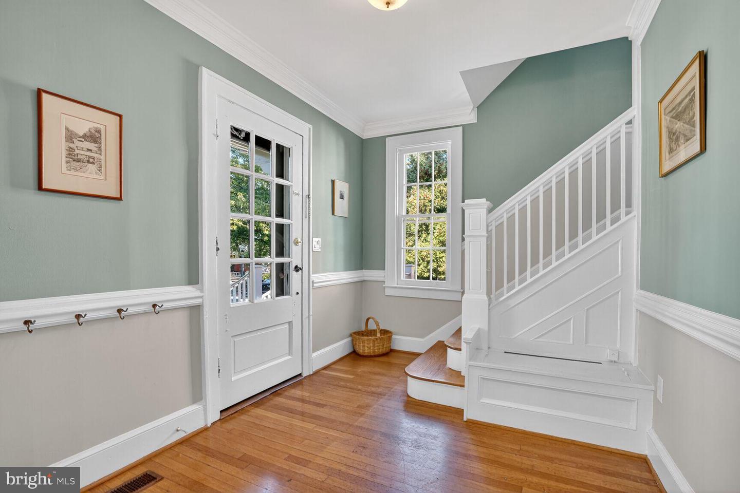 2515 N JEFFERSON ST N, ARLINGTON, Virginia 22207, 5 Bedrooms Bedrooms, ,4 BathroomsBathrooms,Residential,For sale,2515 N JEFFERSON ST N,VAAR2064558 MLS # VAAR2064558