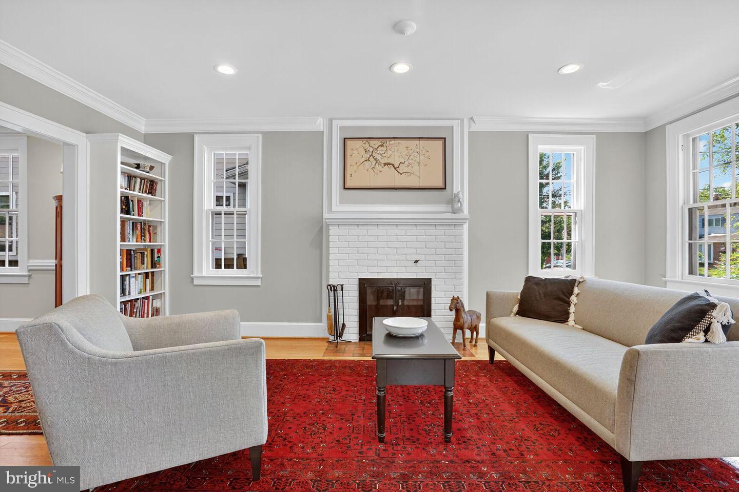 2515 N JEFFERSON ST N, ARLINGTON, Virginia 22207, 5 Bedrooms Bedrooms, ,4 BathroomsBathrooms,Residential,For sale,2515 N JEFFERSON ST N,VAAR2064558 MLS # VAAR2064558