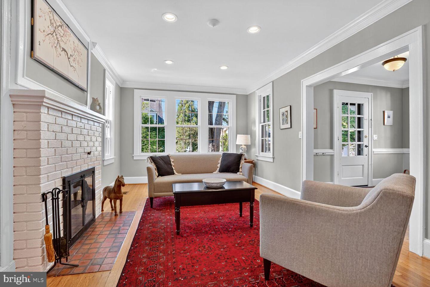 2515 N JEFFERSON ST N, ARLINGTON, Virginia 22207, 5 Bedrooms Bedrooms, ,4 BathroomsBathrooms,Residential,For sale,2515 N JEFFERSON ST N,VAAR2064558 MLS # VAAR2064558