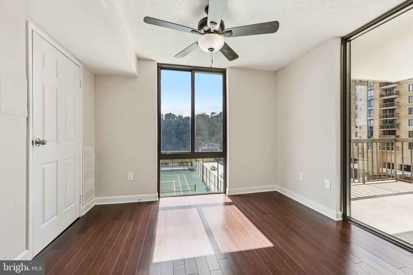 4500 S FOUR MILE RUN DR #220, ARLINGTON, Virginia 22204, 2 Bedrooms Bedrooms, ,2 BathroomsBathrooms,Residential,For sale,4500 S FOUR MILE RUN DR #220,VAAR2064592 MLS # VAAR2064592