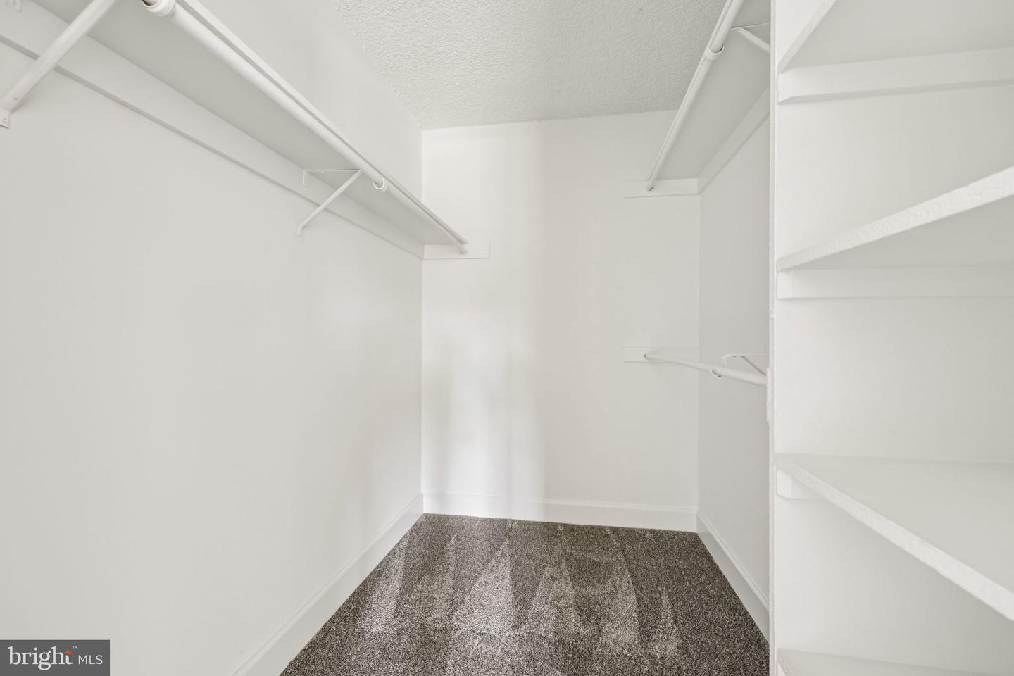 4500 S FOUR MILE RUN DR #220, ARLINGTON, Virginia 22204, 2 Bedrooms Bedrooms, ,2 BathroomsBathrooms,Residential,For sale,4500 S FOUR MILE RUN DR #220,VAAR2064592 MLS # VAAR2064592